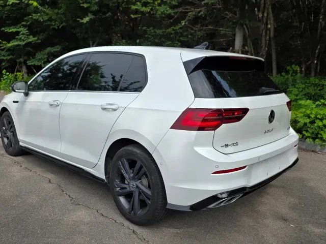 Volkswagen Golf — Фото автомобиля 8