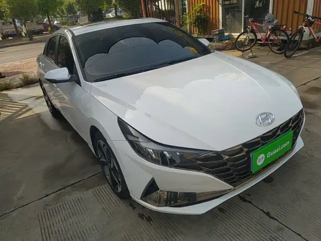 Hyundai Elantra — Фото автомобиля 3