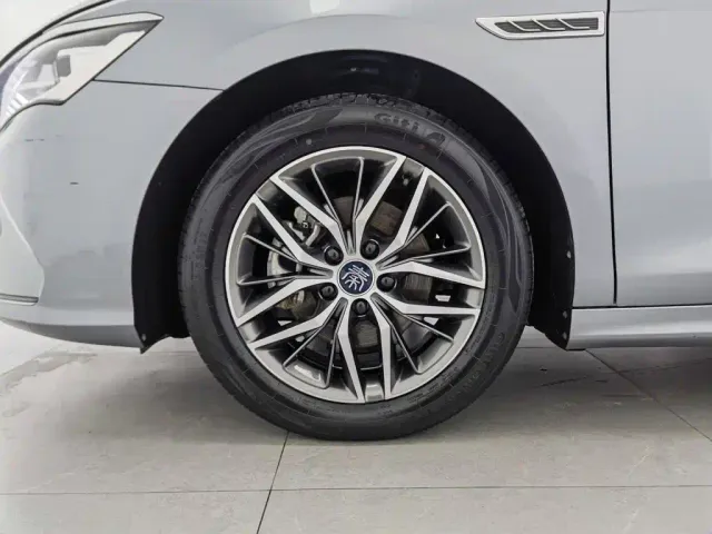BYD Qin PLUS — Фото автомобиля 17