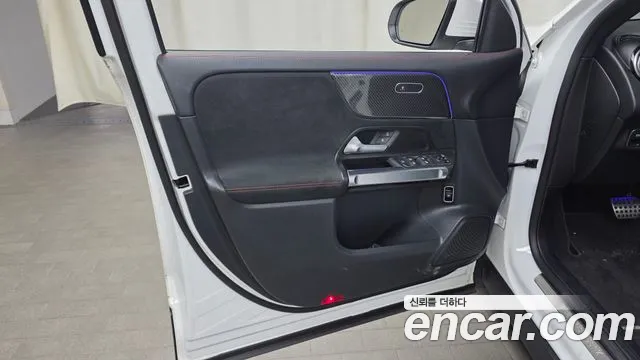 Mercedes-Benz GLB-Class X247 — Фото автомобиля 24