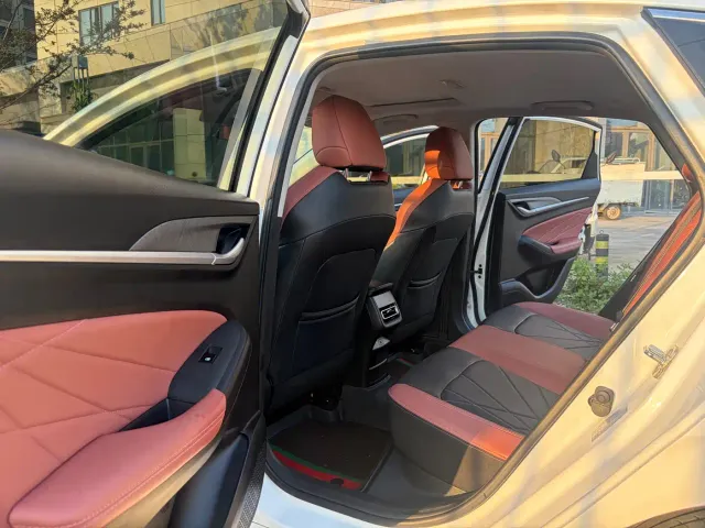 Changan Eado — Фото автомобиля 6