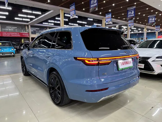 Li Auto ONE — Фото автомобиля 9
