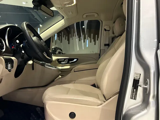 Mercedes-Benz V-Class — Фото автомобиля 9