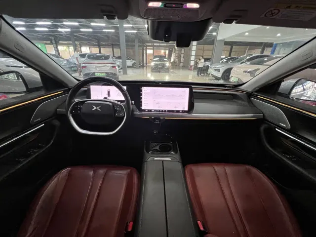 Xpeng P7 — Фото автомобиля 11