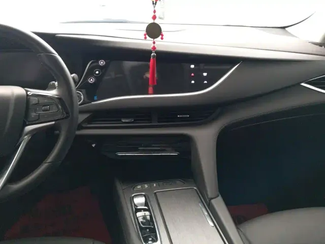 Buick Enclave — Фото автомобиля 13