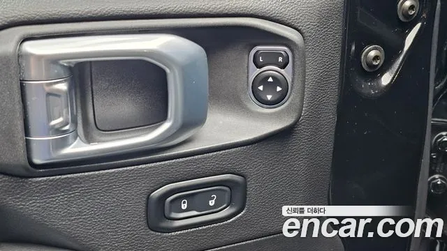 Jeep Wrangler JL — Фото автомобиля 17