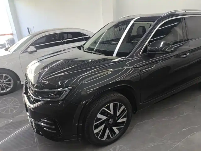Фотография автомобиля — Volkswagen Tayron