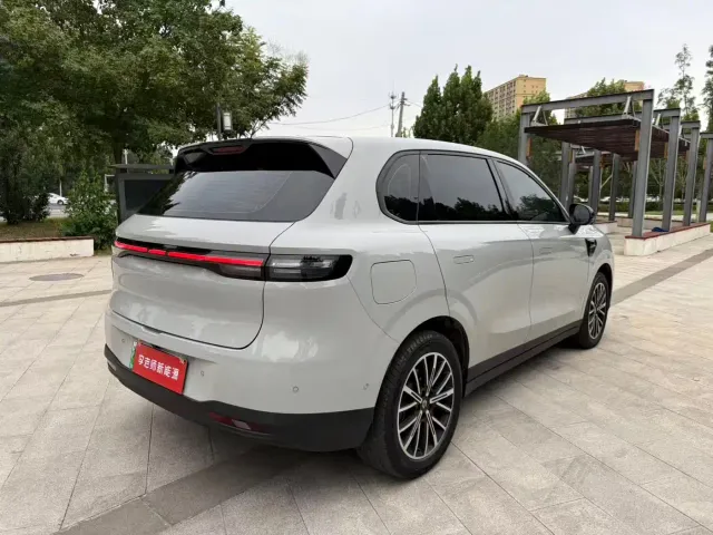 Leapmotor B10 — Фото автомобиля 6
