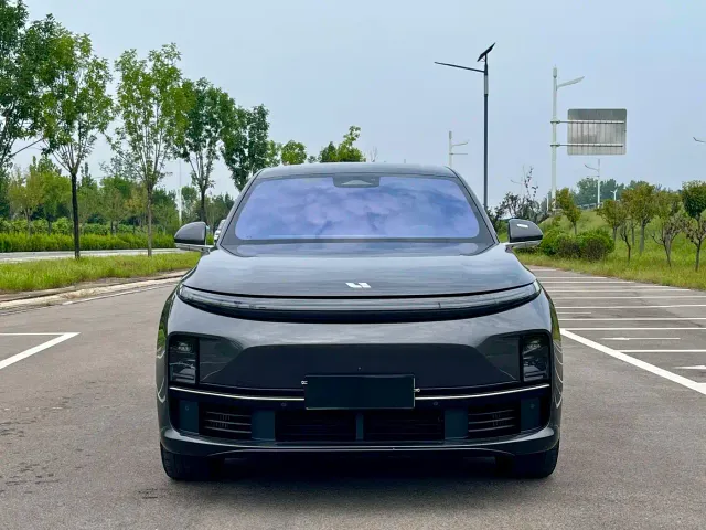 Li Auto L7 — Фото автомобиля 2