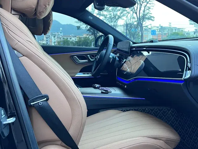 Mercedes-Benz E-Class — Фото автомобиля 5