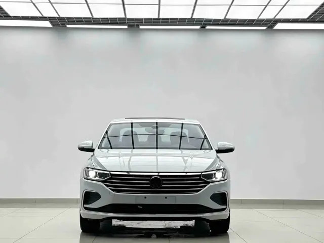 Volkswagen Lavida — Фото автомобиля 6