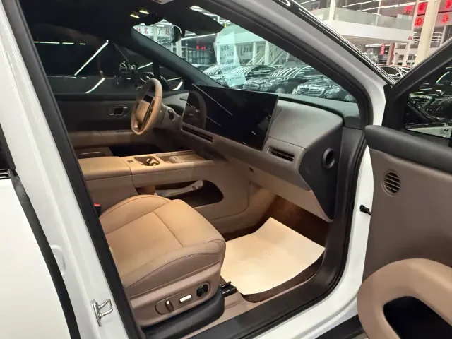 Li Auto i6 — Фото автомобиля 6