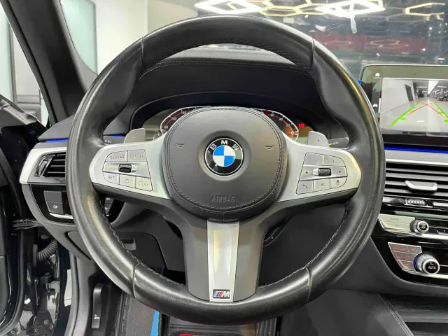 BMW 5 Series — Фото автомобиля 15