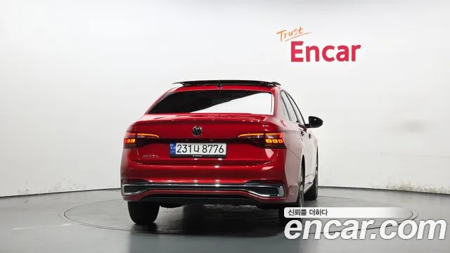Volkswagen Jetta — Фото автомобиля 4