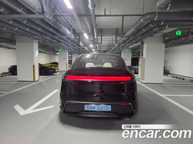 Tesla Model Y — Фото автомобиля 4