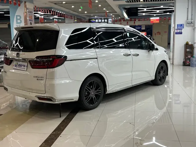 Honda Odyssey — Фото автомобиля 4