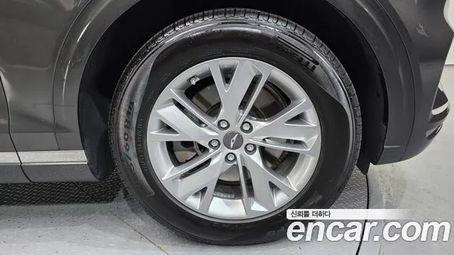 Genesis GV70 2.5T Бензин 2WD — Фото автомобиля 5