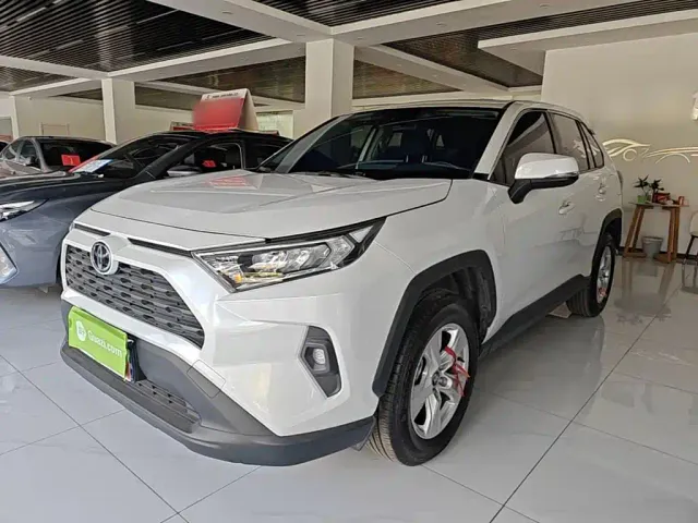 Фотография автомобиля — Toyota RAV4