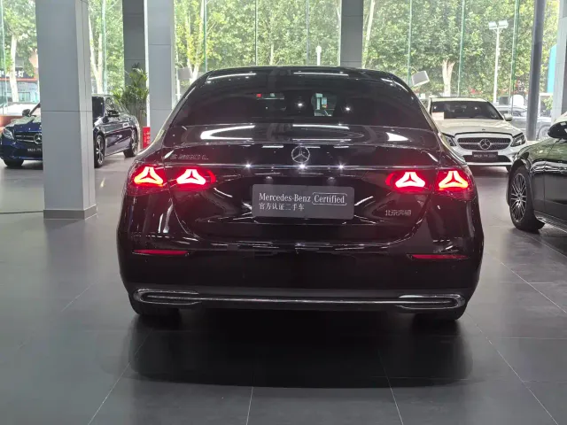 Mercedes-Benz E-Class — Фото автомобиля 6