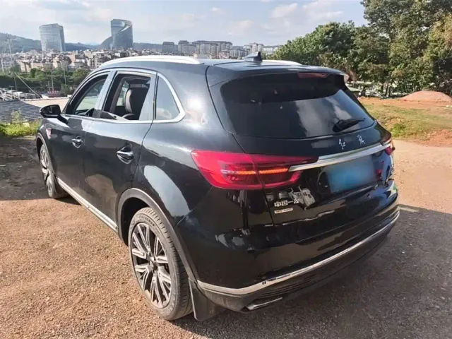 Hongqi HS5 — Фото автомобиля 4