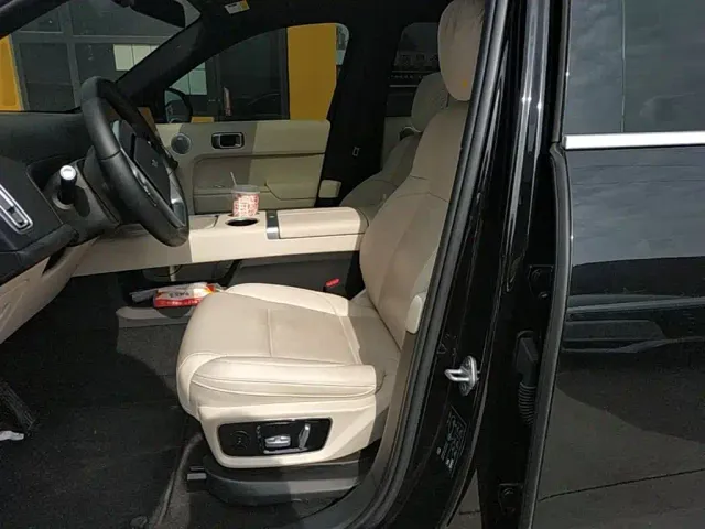 Li Auto L7 — Фото автомобиля 14