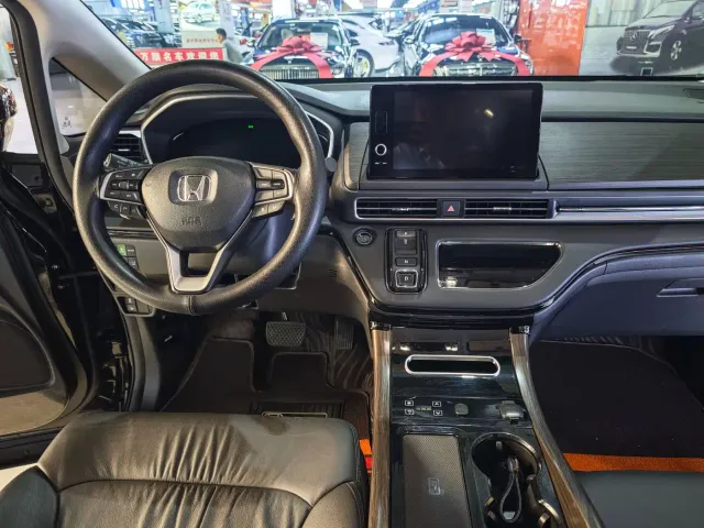 Honda Elysion — Фото автомобиля 9