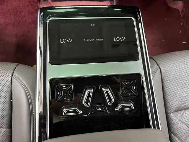 Audi A8 — Фото автомобиля 20