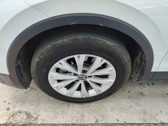 Volkswagen Tiguan L — Фото автомобиля 22
