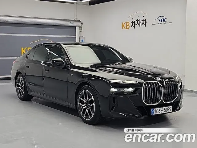 BMW 7 Series G70 — Фото автомобиля 3