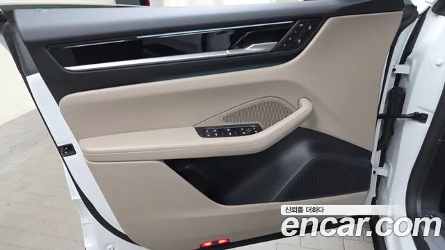 Porsche Macan Electric — Фото автомобиля 13