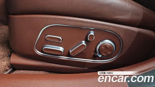 Genesis G90 — Фото автомобиля 9