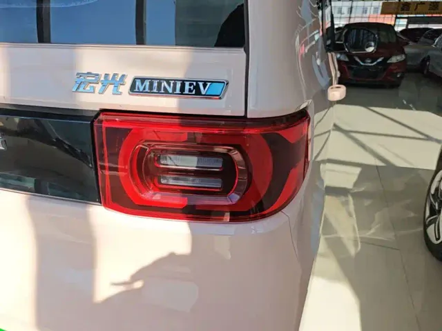 Wuling Hongguang Mini EV — Фото автомобиля 7