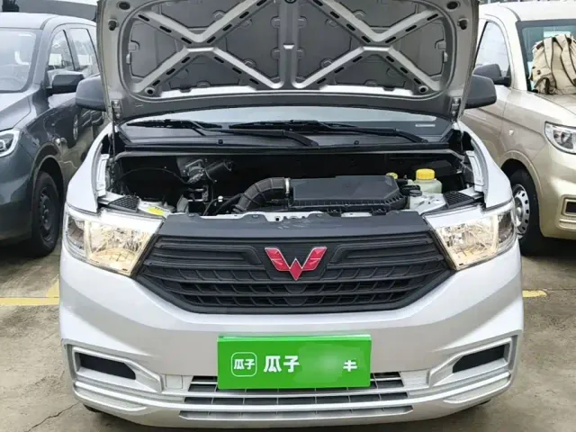 Wuling Hongguang V — Фото автомобиля 19