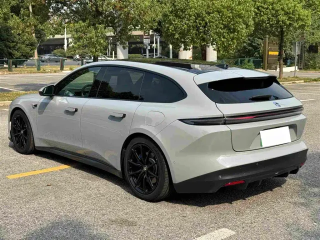 Nio ET5 Touring — Фото автомобиля 13