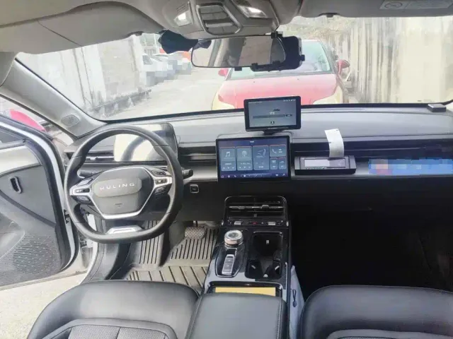 Wuling Starlight — Фото автомобиля 11