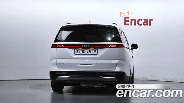 Kia Carnival 4th Gen — Фото автомобиля 4