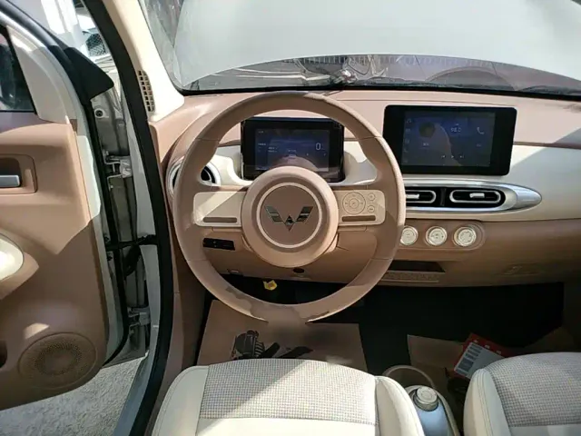 Wuling Hongguang Mini EV — Фото автомобиля 10