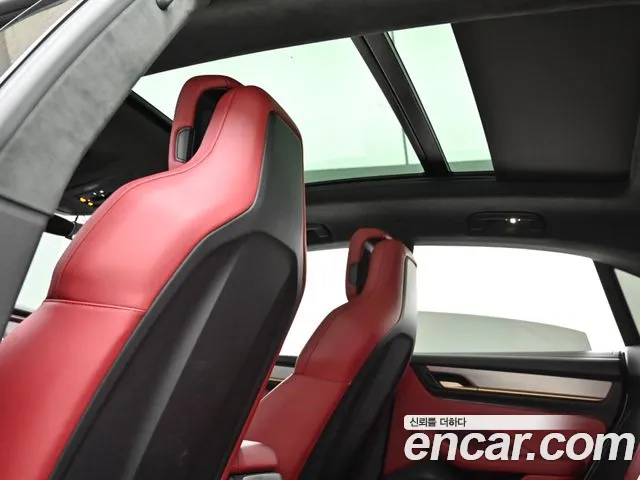 Porsche Macan — Фото автомобиля 19