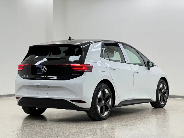 Volkswagen ID.3 — Фото автомобиля 6