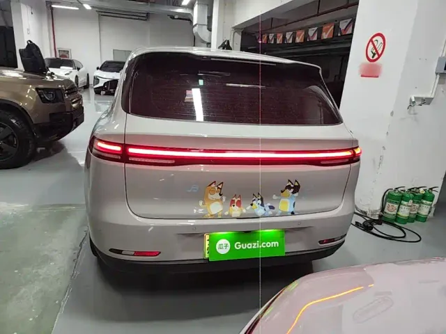 Leapmotor C10 — Фото автомобиля 5