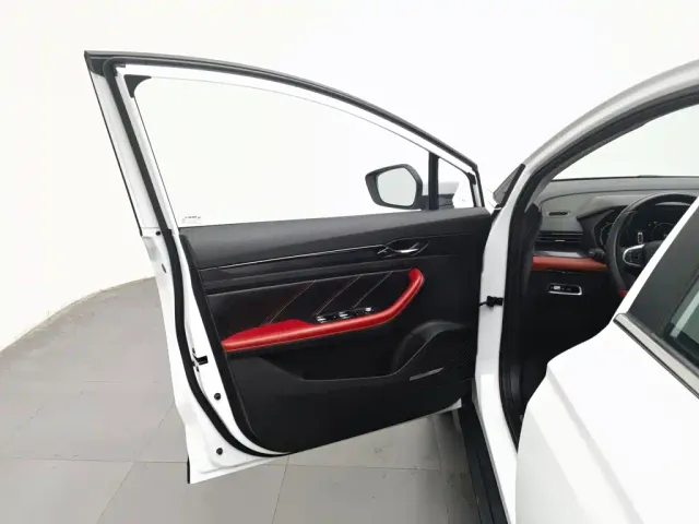 Geely Emgrand S — Фото автомобиля 8