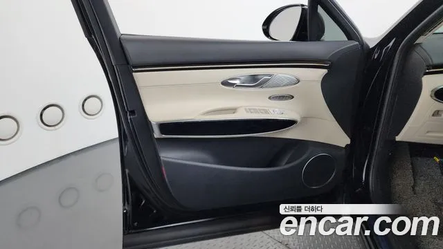 Genesis GV70 2.5T Бензин 2WD — Фото автомобиля 22