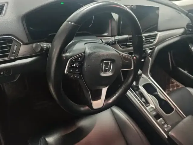 Honda Accord — Фото автомобиля 12