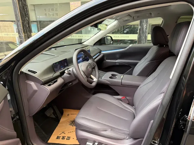 Buick Zhijing E7 — Фото автомобиля 6