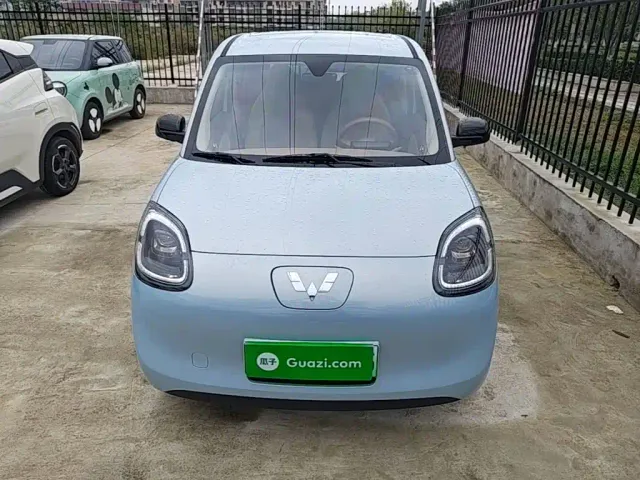 Wuling Motors Hongguang MINIEV 2025 4-Door Premium Edition — Фото автомобиля 2