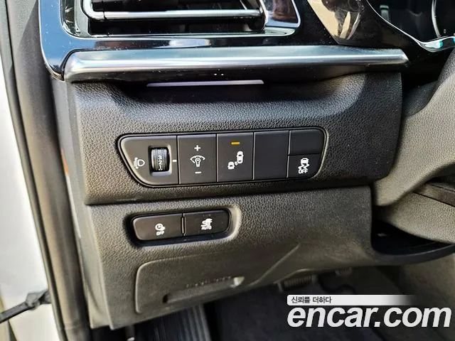 Kia Niro — Фото автомобиля 17