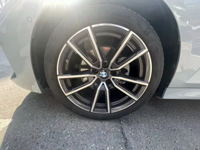 BMW 3 Series — Фото автомобиля 9