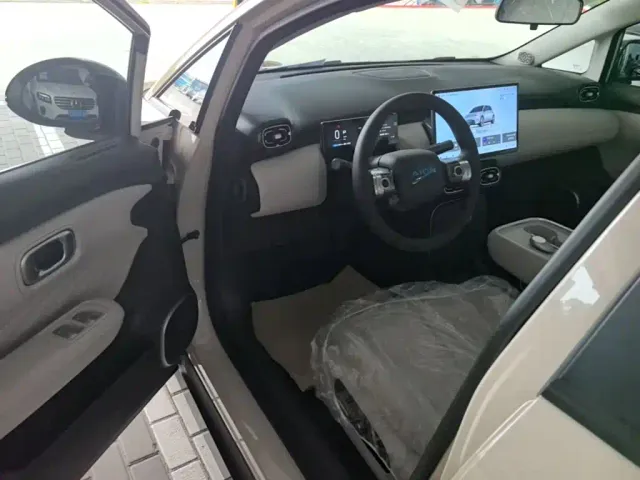 GAC Aion UT — Фото автомобиля 15