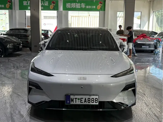 Geely Galaxy E8 — Фото автомобиля 2