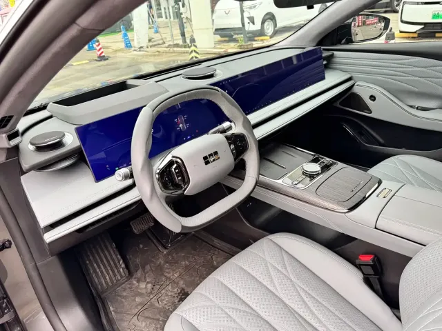 Geely Galaxy E8 — Фото автомобиля 5